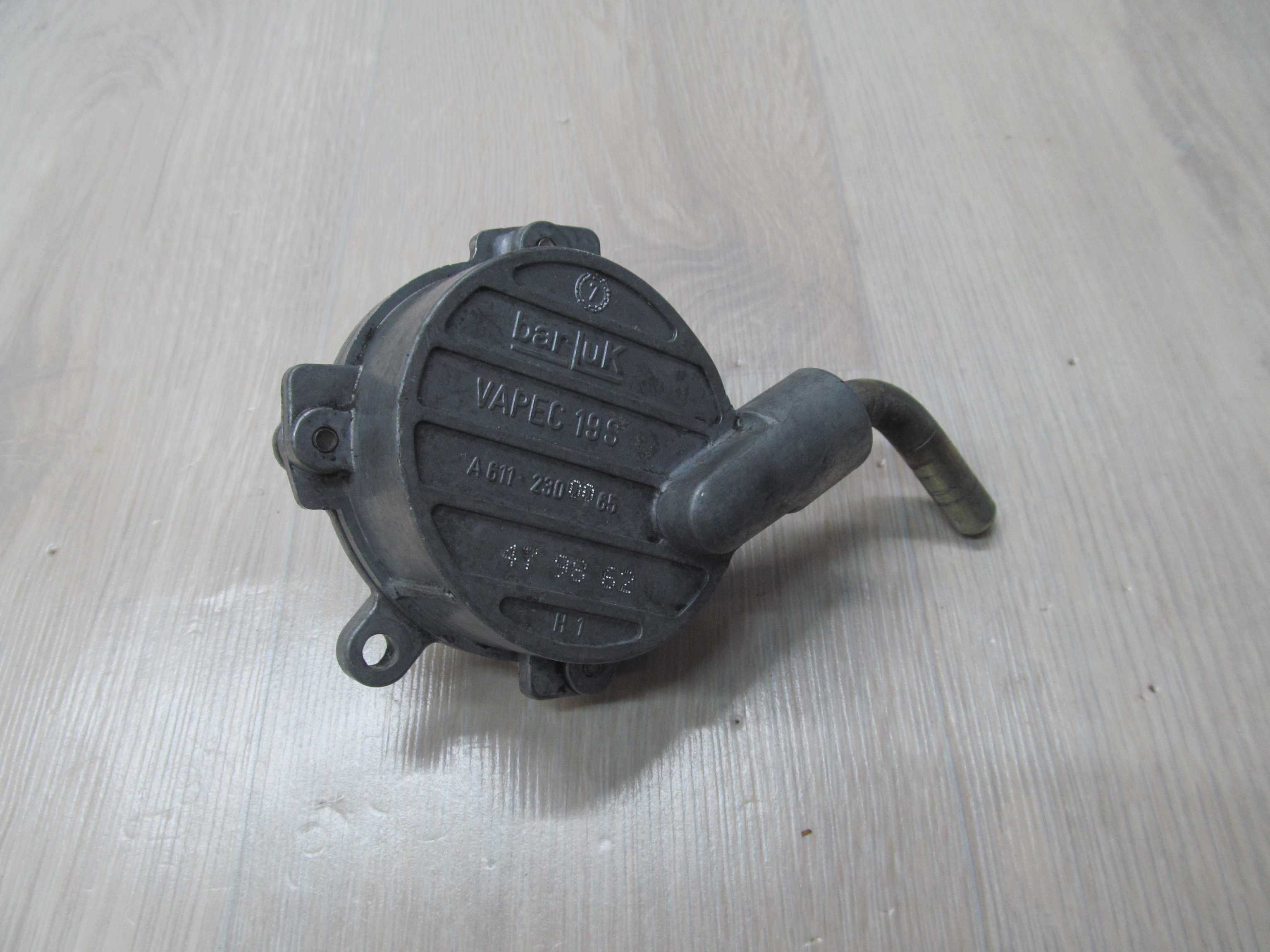 MERCEDES W202 W203 W210 2.2CDI POMPA VACUM VACU A6112300065