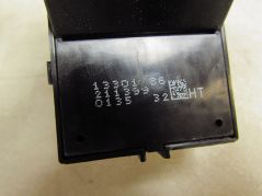OPEL ASTRA J IV 09-15 PANEL PRZELACZNIK SZYB PRZOD PRAWY 13301886