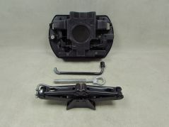 PEUGEOT 308 II T9 13-17 WKLAD KOLA ZAPASOWEGO LEWAREK ZESTAW 9805820580