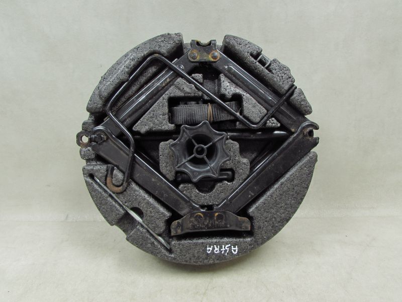 OPEL ASTRA J IV 09-15 WKLAD KOLA ZAPASOWEGO LEWAREK ZESTAW 13323032