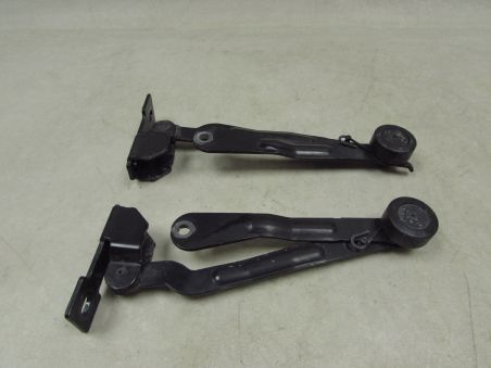 VOLVO XC90 ZAWIAS OGRANICZNIK KLAPY BURTY PRAWY LEWY 30674751 30674750 02-14