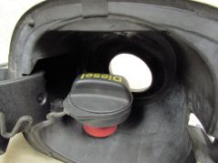 VOLVO S60 II V60 10-18 KLAPKA WLEWU PALIWA 452-46 31335707