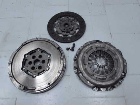 VOLVO PEUGEOT 1.6 D2 E-HDI 09-16 SPRZEGLO KOLO DWUMASOWE TARCZA 8MM DOCISK 415053710
