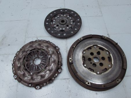 VOLVO PEUGEOT 1.6 D2 E-HDI 09-16 SPRZEGLO KOLO DWUMASOWE TARCZA 7MM DOCISK 9675022680
