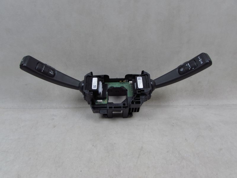 VOLVO S60 II V60 10-18 MANETKA PRZELACZNIK ZESPOLONY SWIATEL WYCIERACZEK 31456022 31456038 31456045