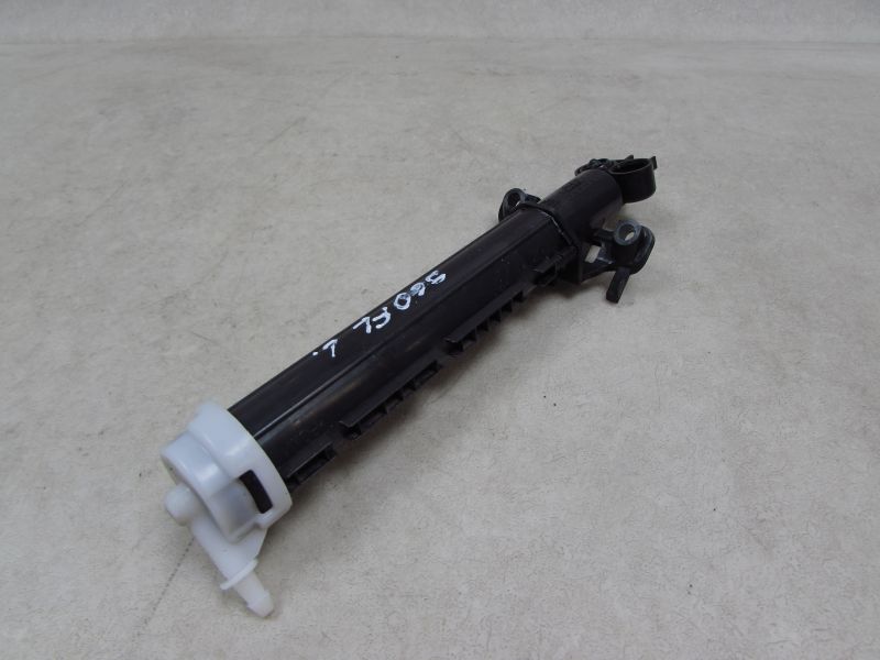 VOLVO S60 II V60 XC60 13-18 SPRYSKIWACZ LAMPY REFLEKTORA XENON LEWY