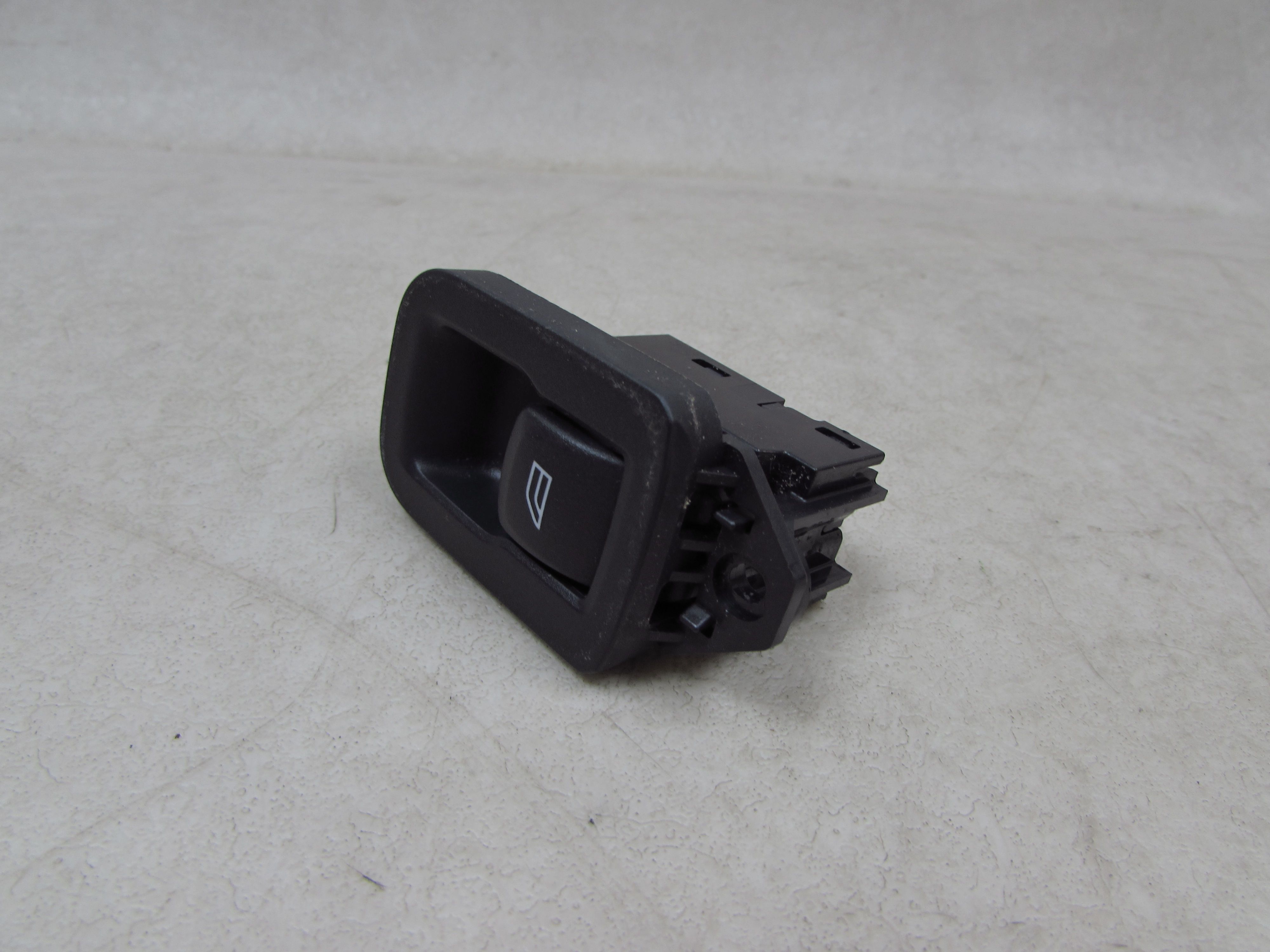 VOLVO S60 II V60 XC60 10- PRZELACZNIK PANEL PRZYCISK SZYB TYL 31272013