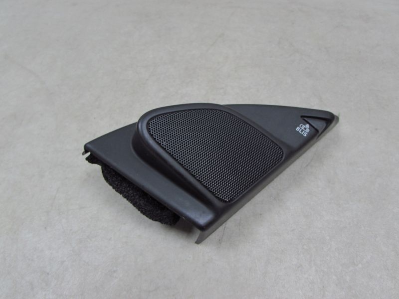 VOLVO XC60 08-16 OSLONA TROJAKT GLOSNIK WYSOKOTONOWY PRAWY BLIS 30781066