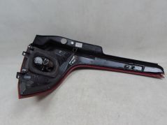 VOLVO XC60 08-17 LAMPA TYL LEWA 89504240