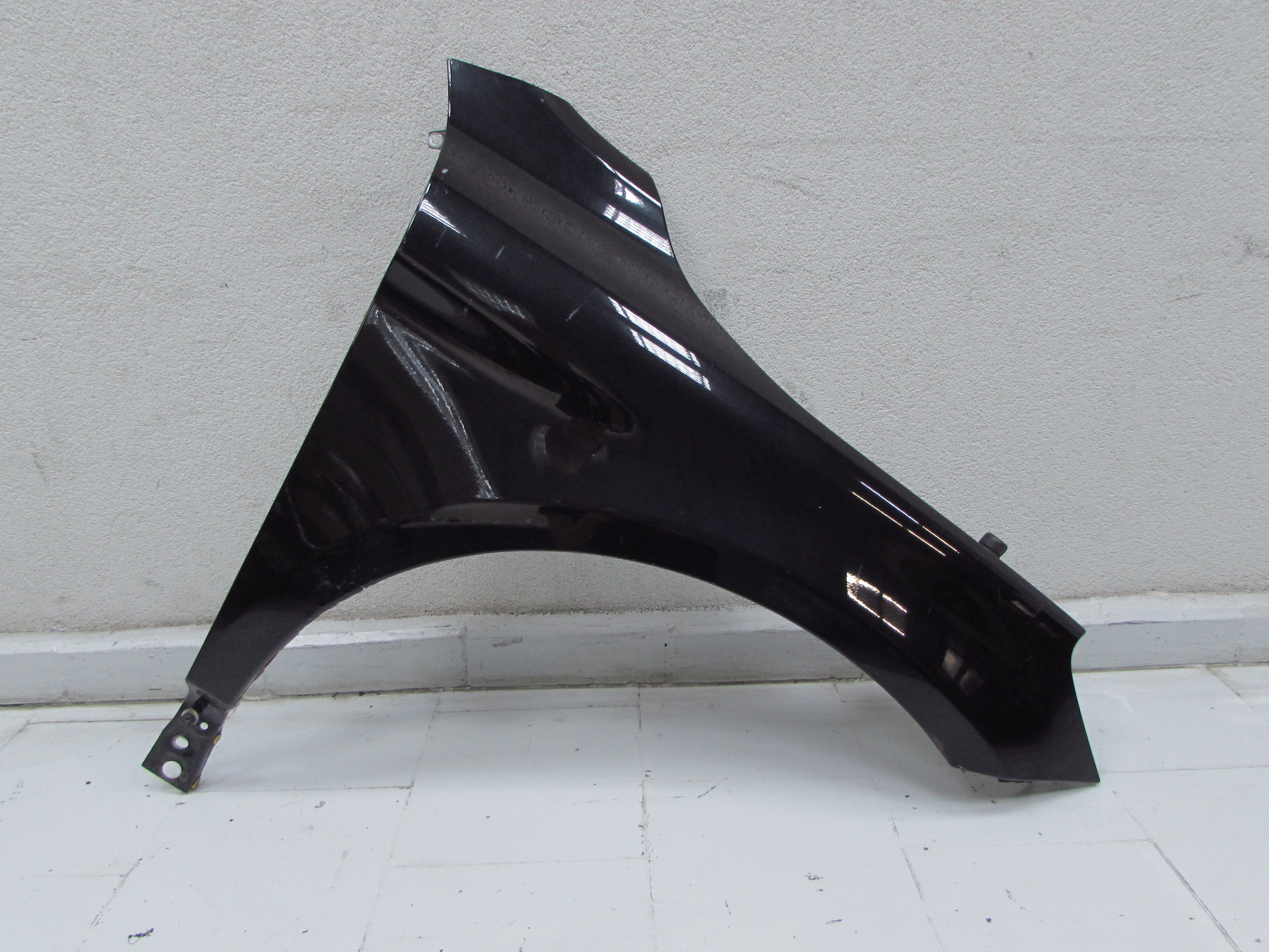 VOLVO XC60 08-13 BLOTNIK PRAWY PRZOD 452-46 30762402