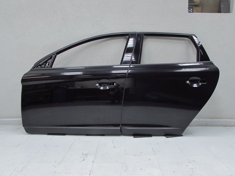 VOLVO XC60 08-13 DRZWI PRZOD LEWE 452-46