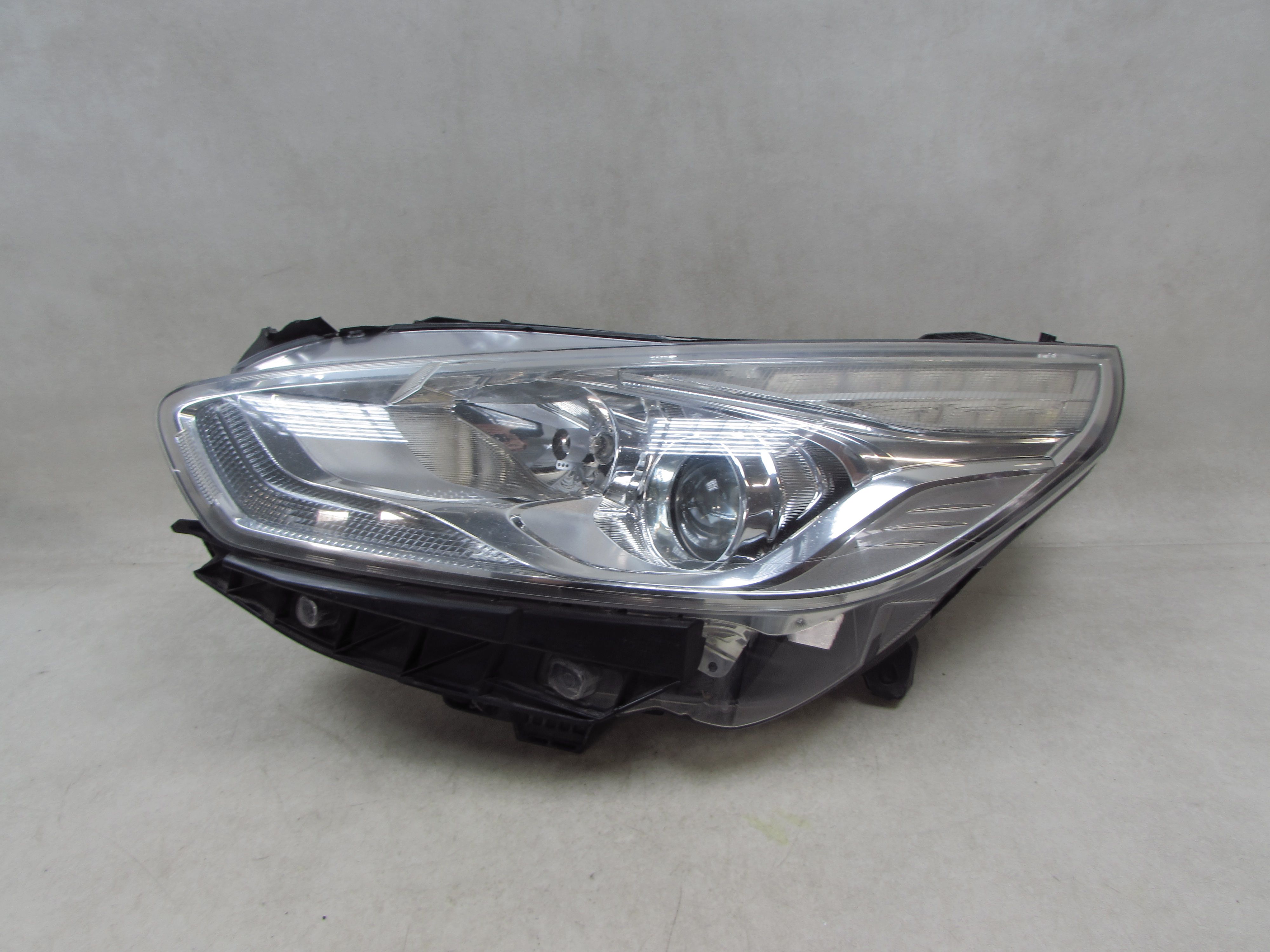 FORD GALAXY MK4 15-23 LAMPA PRZOD REFLEKTOR LEWY EM2B-13W030-KE UK FORD GALAXY MK4 15-23 LAMPA PRZOD REFLEKTOR LEWY EM2B-13W030-KE UK