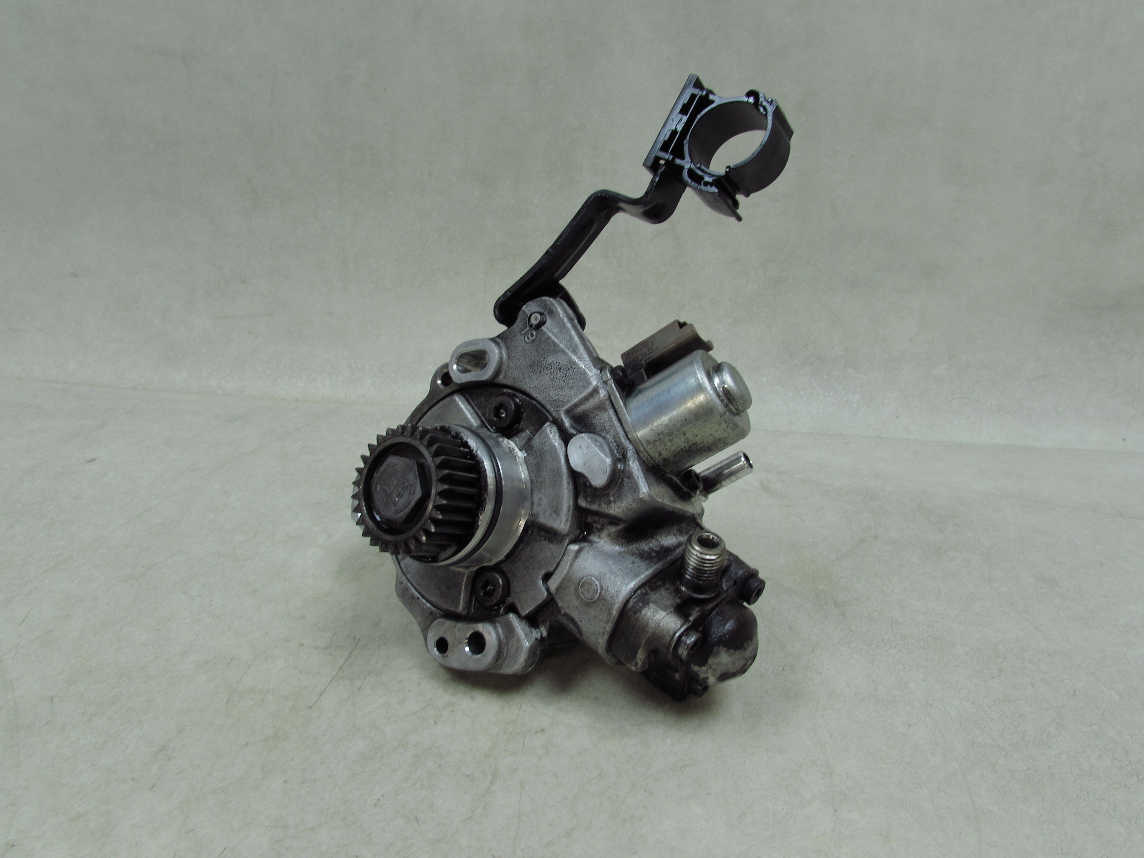 PEUGEOT CITROEN FORD 2.0 E6 14-24 BLUEHDI POMPA WTRYSKOWA DELPHI 28384347