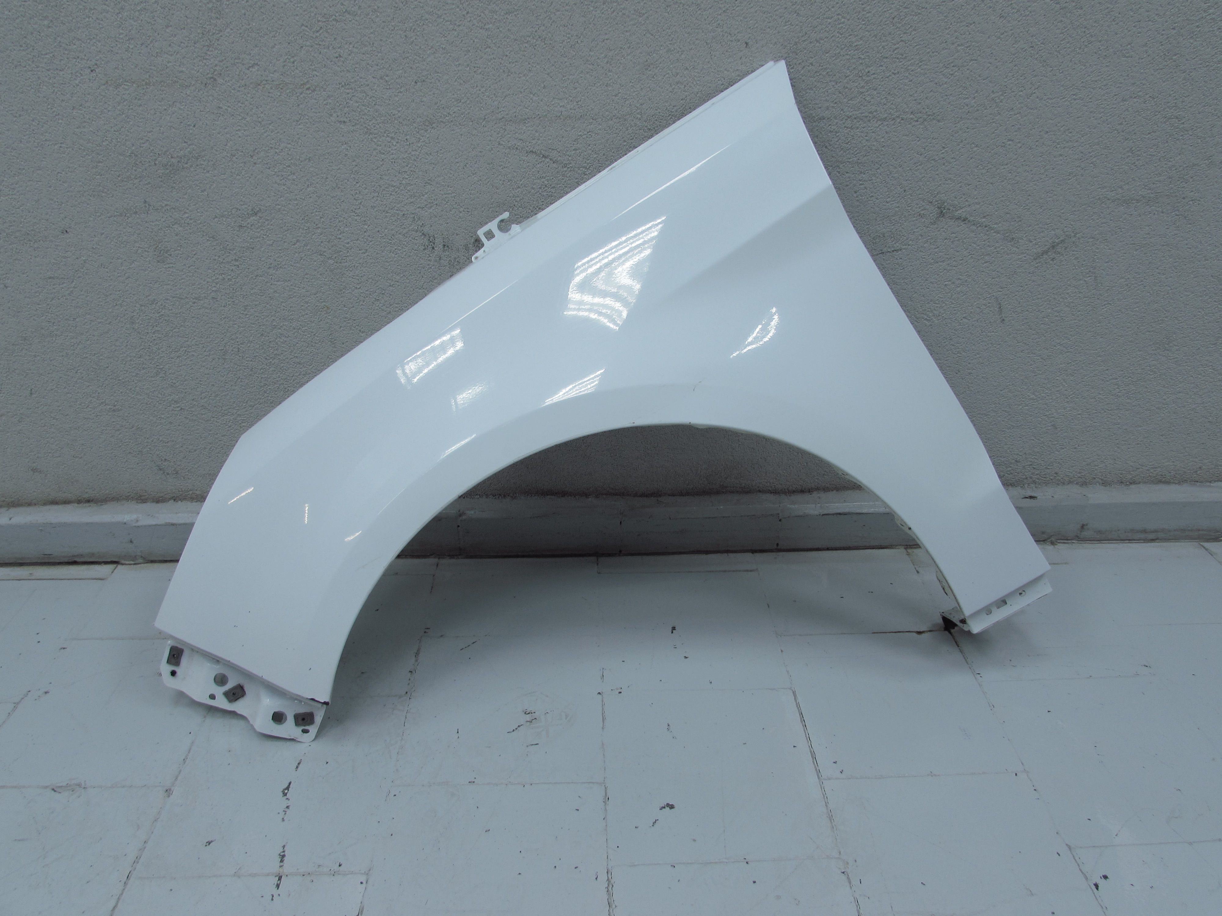 FORD GALAXY MK4 15-19 BLOTNIK PRZOD LEWY FROZEN WHITE H7 FORD GALAXY MK4 15-19 BLOTNIK PRZOD LEWY FROZEN WHITE H7