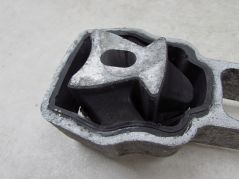 VOLVO S60 II V60 XC60 2.0 D3 D4 13-18 LAPA PODUSZKA SILNIKA 8G9N-6P082-AA