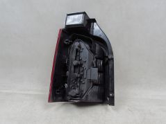 VW TRANSPORTER MULTIVAN T5 LIFT 09-15 LAMPA TYL PRAWA DRZWI SKRZYDELKA 7H0945096L