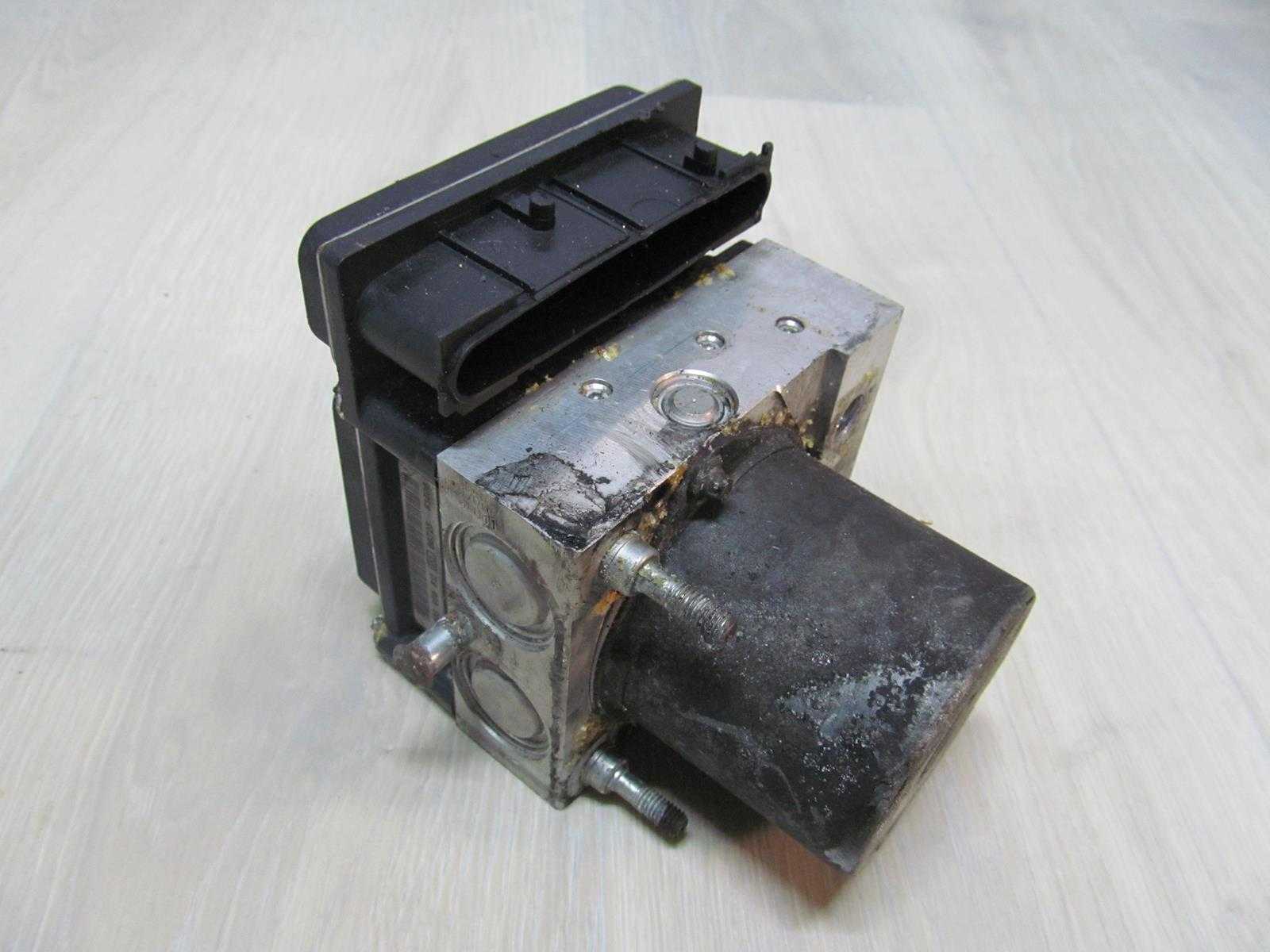HYUNDAI ELANTRA 10-16 POMPA HAMULCOWA ABS 95660-2D600 58920-2D710