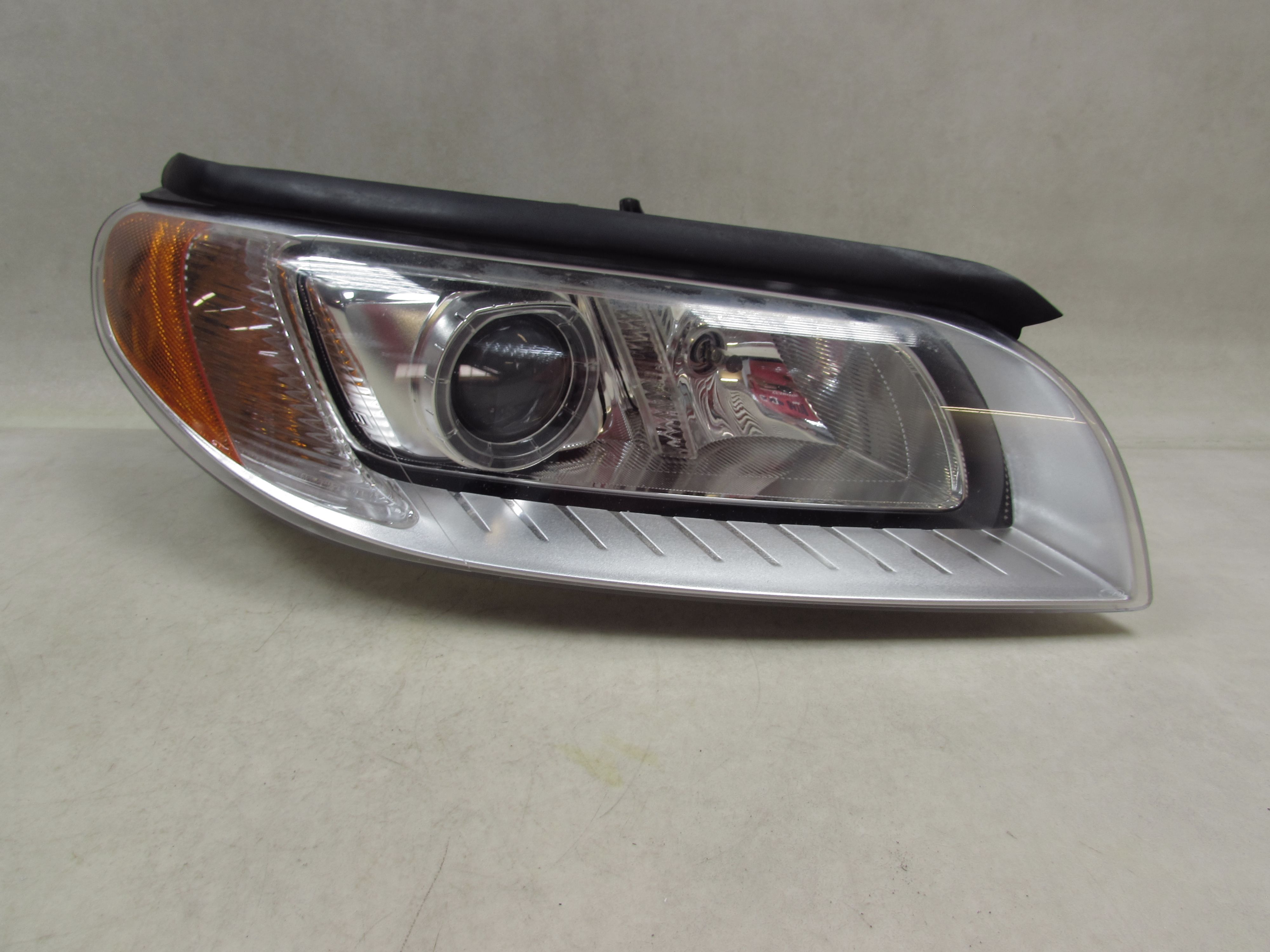 VOLVO S80 II V70 III XC 06-13 LAMPA REFLEKTOR PRAWY BI XENON SKRETNY 6336192099 6948180 31420018 UK