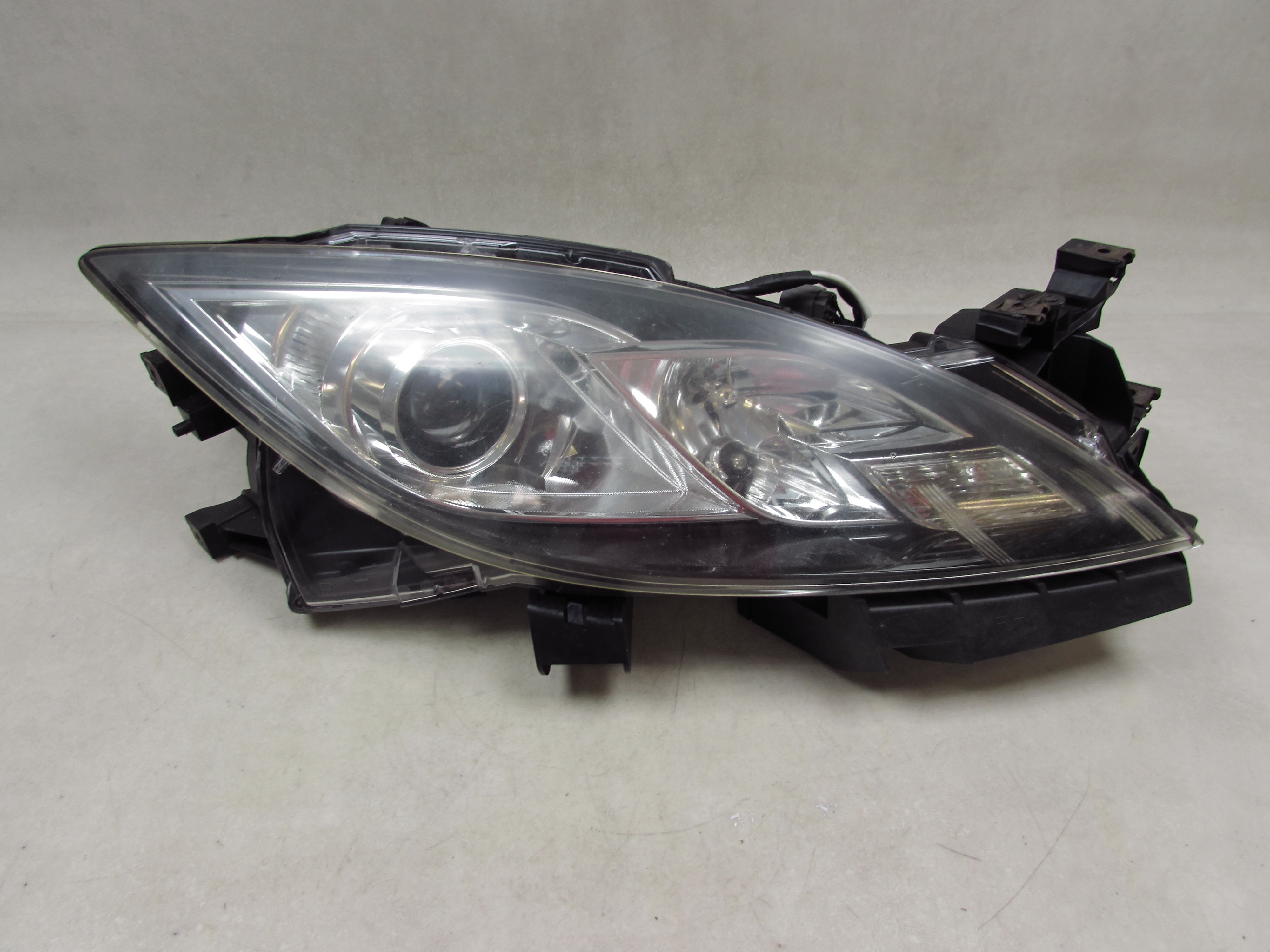 MAZDA 6 GH 08-13 LAMPA REFLEKTOR PRAWY PRZOD UK MAZDA 6 GH 08-13 LAMPA REFLEKTOR PRAWY PRZOD UK