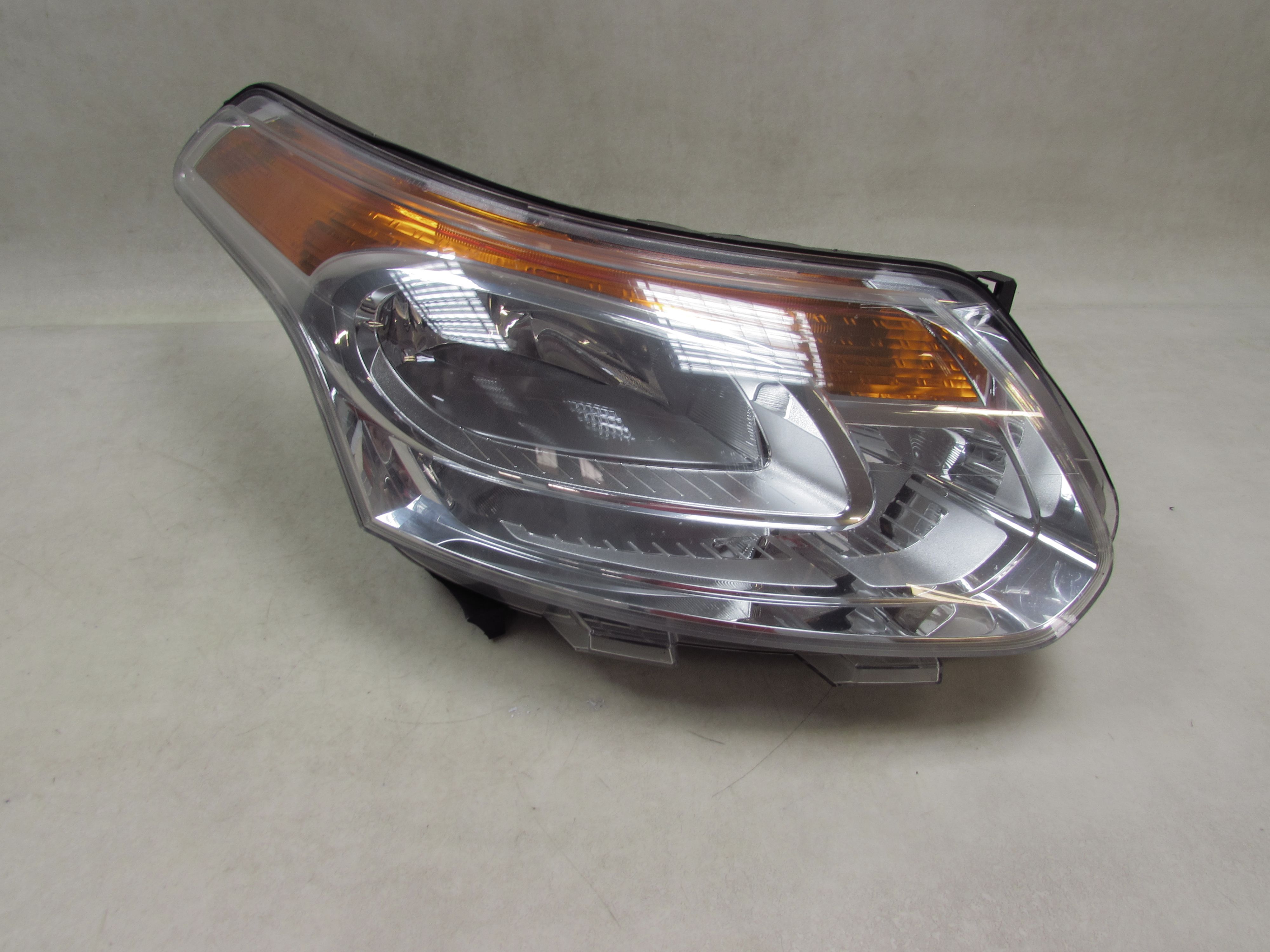 CITROEN C3 PICASSO 08-16 LAMPA REFLEKTOR PRZOD PRAWA 9681873680 UK