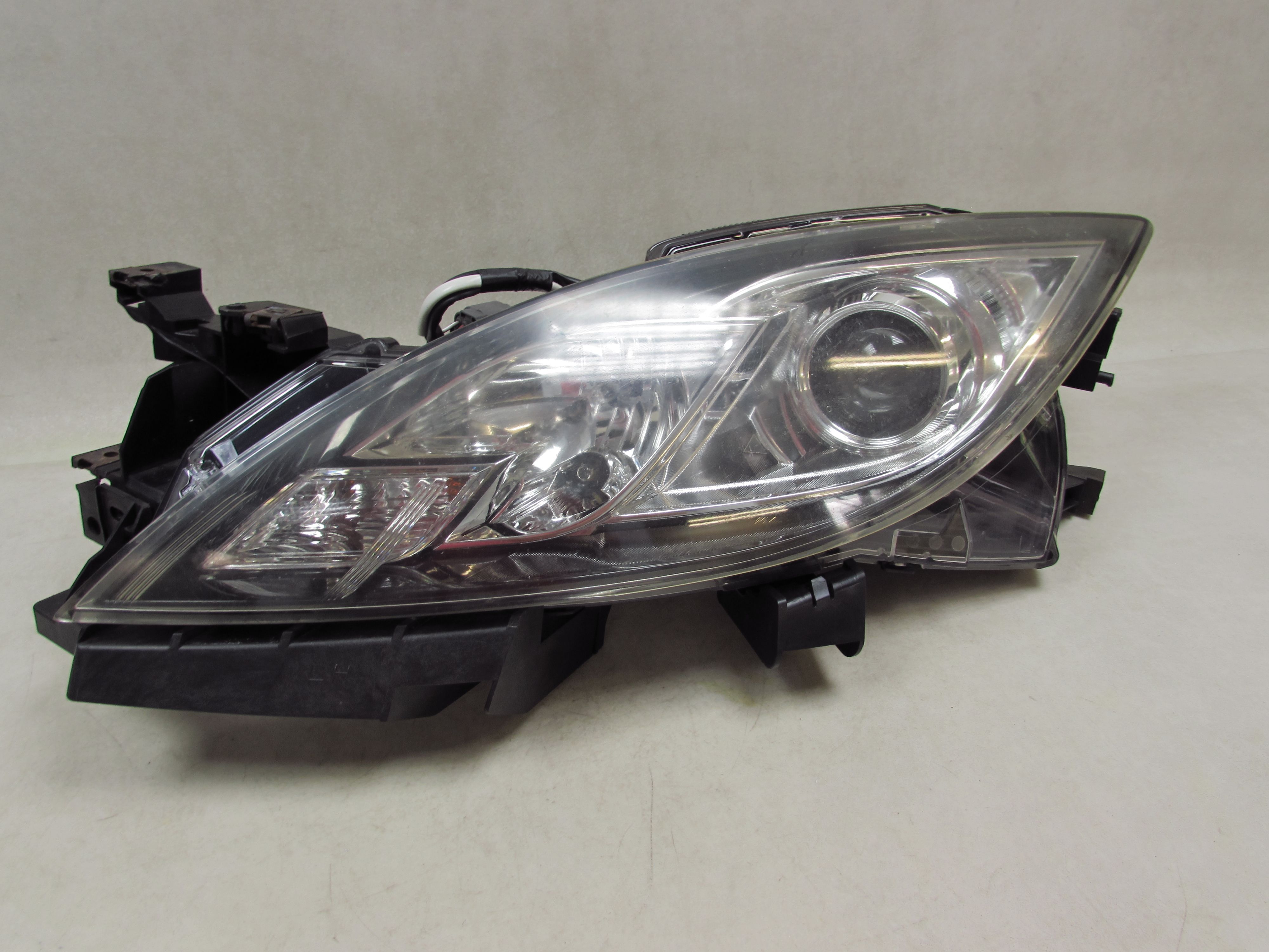 MAZDA 6 GH 08-13 LAMPA PRZOD REFLEKTOR LEWY UK MAZDA 6 GH 08-13 LAMPA PRZOD REFLEKTOR LEWY UK