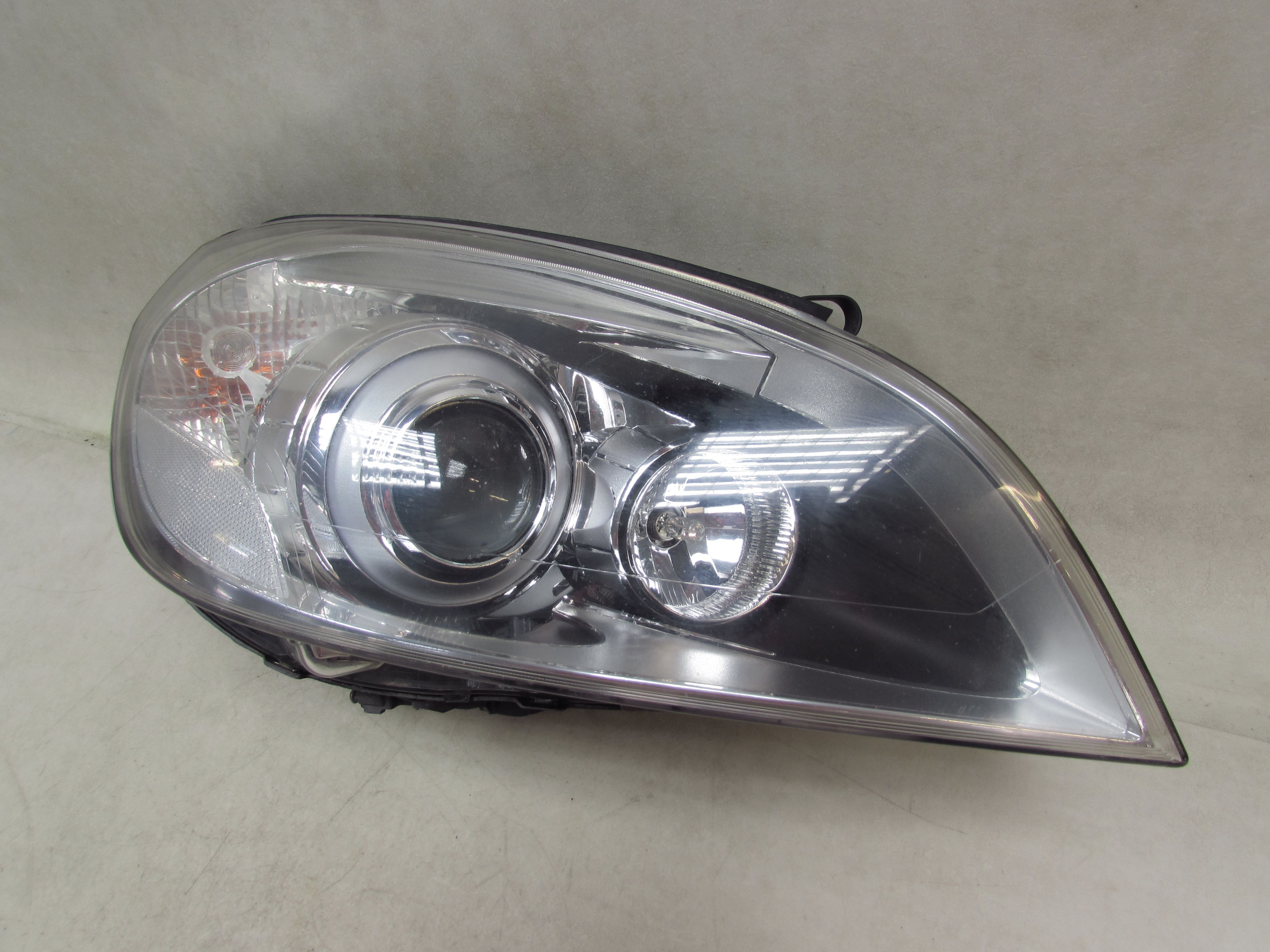 VOLVO S60 II V60 10-13 LAMPA REFLEKTOR PRZOD PRAWY BIXENON SKRETNY UK 30796248