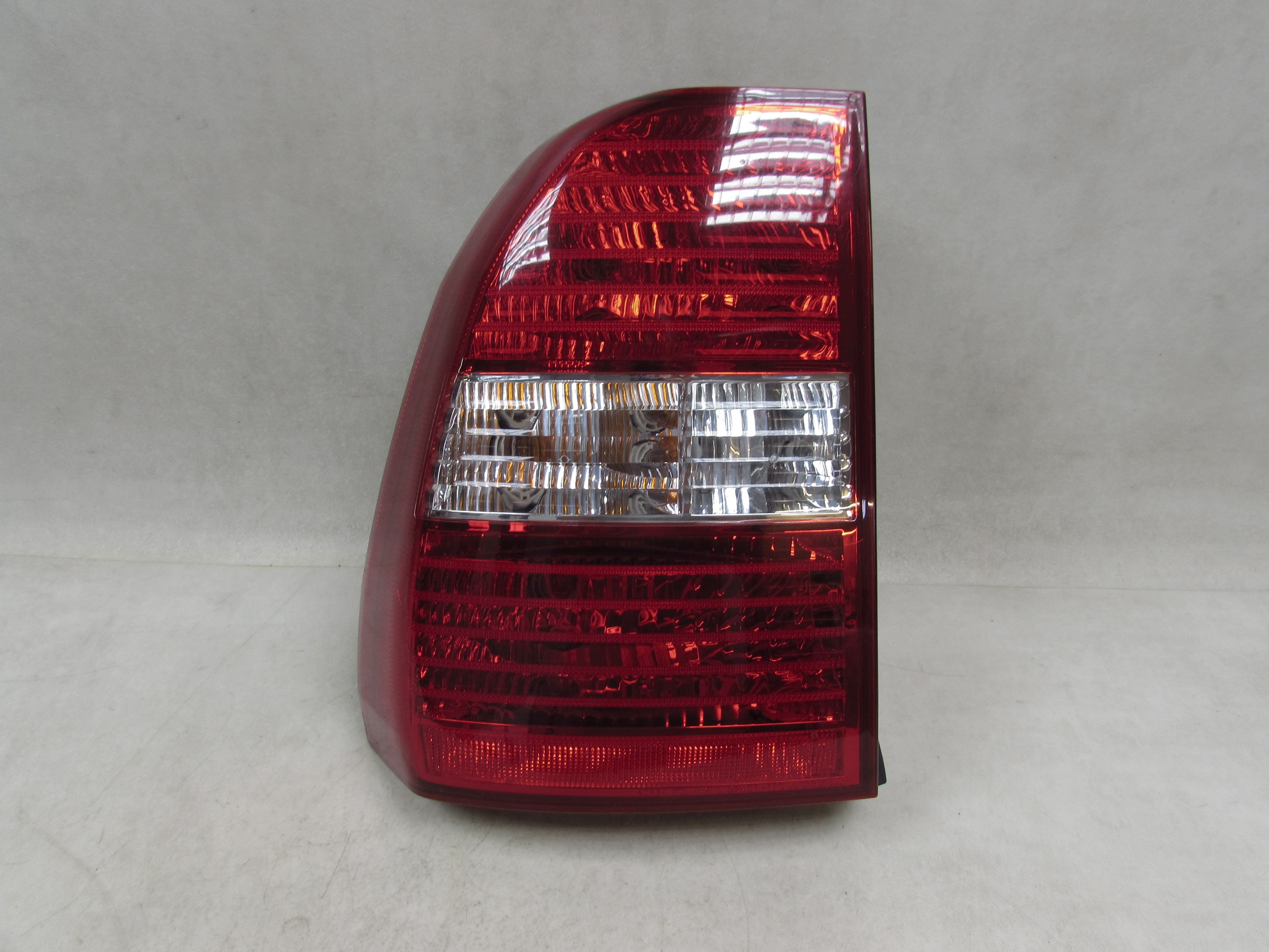 KIA SPORTAGE II 04-10 LAMPA TYL LEWA 92401-1F010 KIA SPORTAGE II 04-10 LAMPA TYL LEWA 92401-1F010