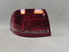 VW PASSAT B7 KOMBI 10-15 LAMPA TYL LEWA BLOTNIKA 3AF945095