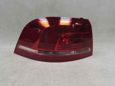 VW PASSAT B7 KOMBI 10-15 LAMPA TYL LEWA BLOTNIKA 3AF945095