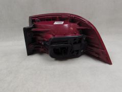 VW PASSAT B7 KOMBI 10-15 LAMPA TYL LEWA BLOTNIKA 3AF945095