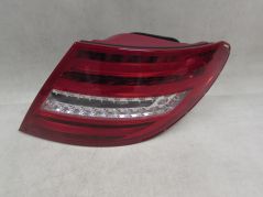 MERCEDES C KLASA W204 LIFT FL SEDAN 11-14 LAMPA TYL PRAWA TYLNA 2049060503