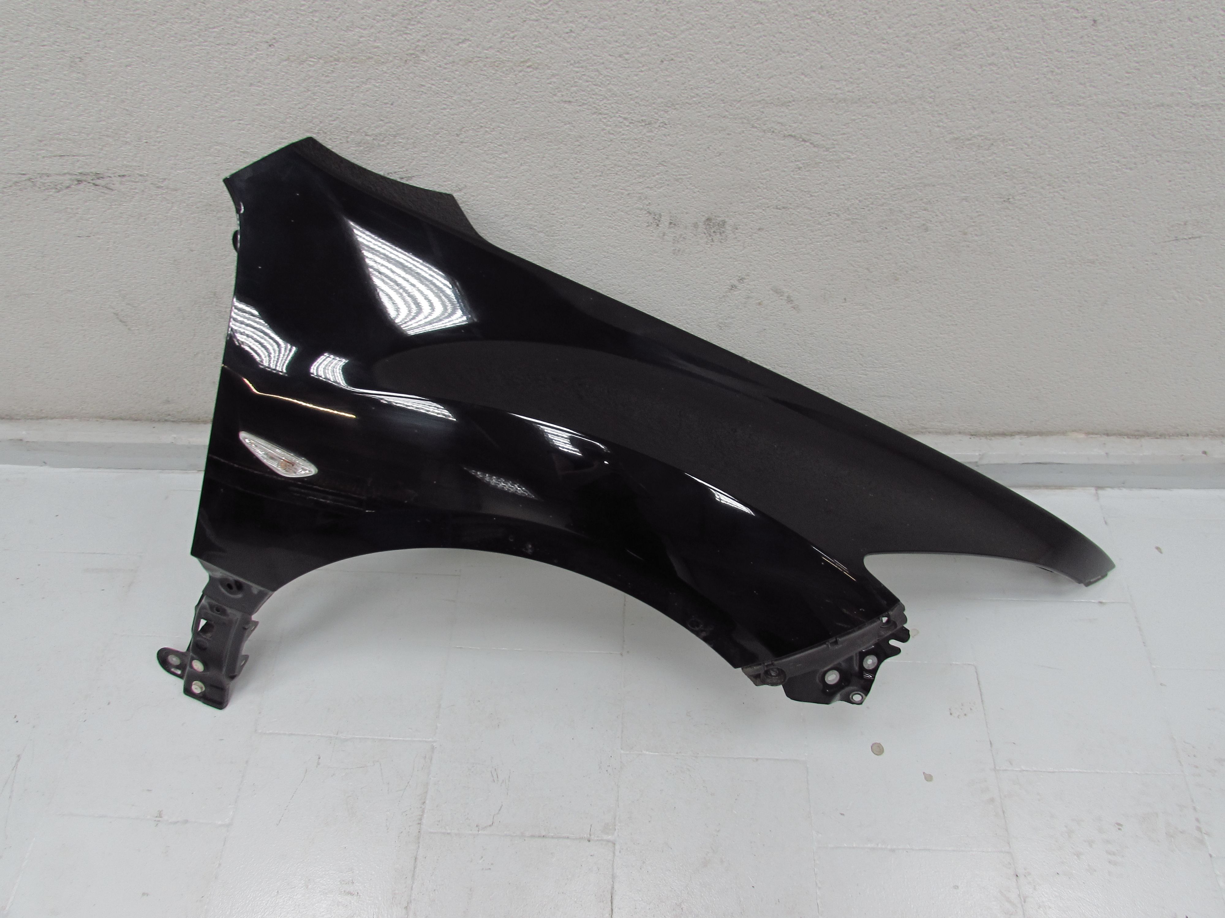 MAZDA 6 GH 08-12 BLOTNIK PRAWY PRZOD MAZDA 6 GH 08-12 BLOTNIK PRAWY PRZOD