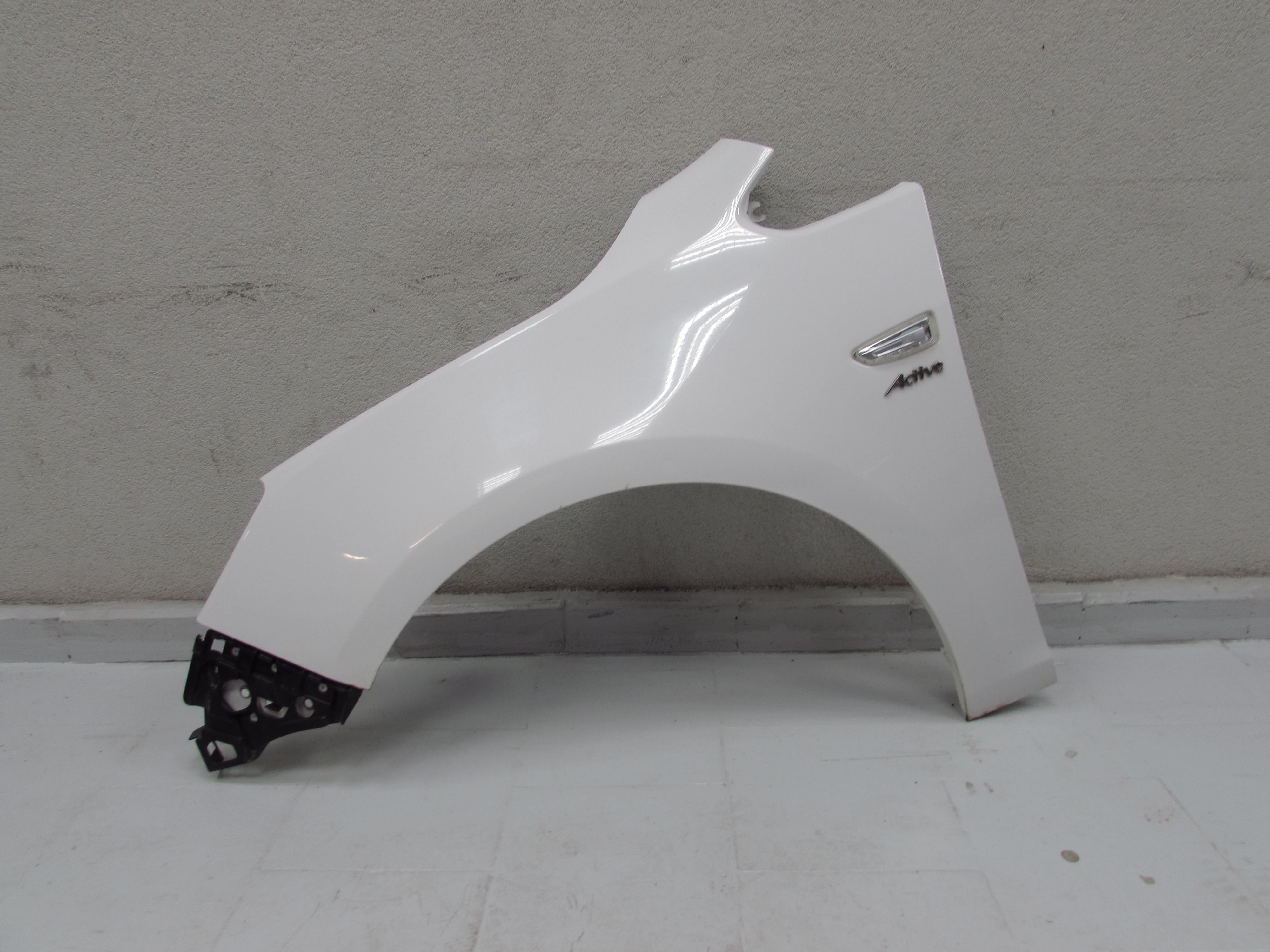 OPEL ASTRA IV J LIFT FL 09-15 BLOTNIK PRZOD LEWY Z40R OPEL ASTRA IV J LIFT FL 09-15 BLOTNIK PRZOD LEWY Z40R