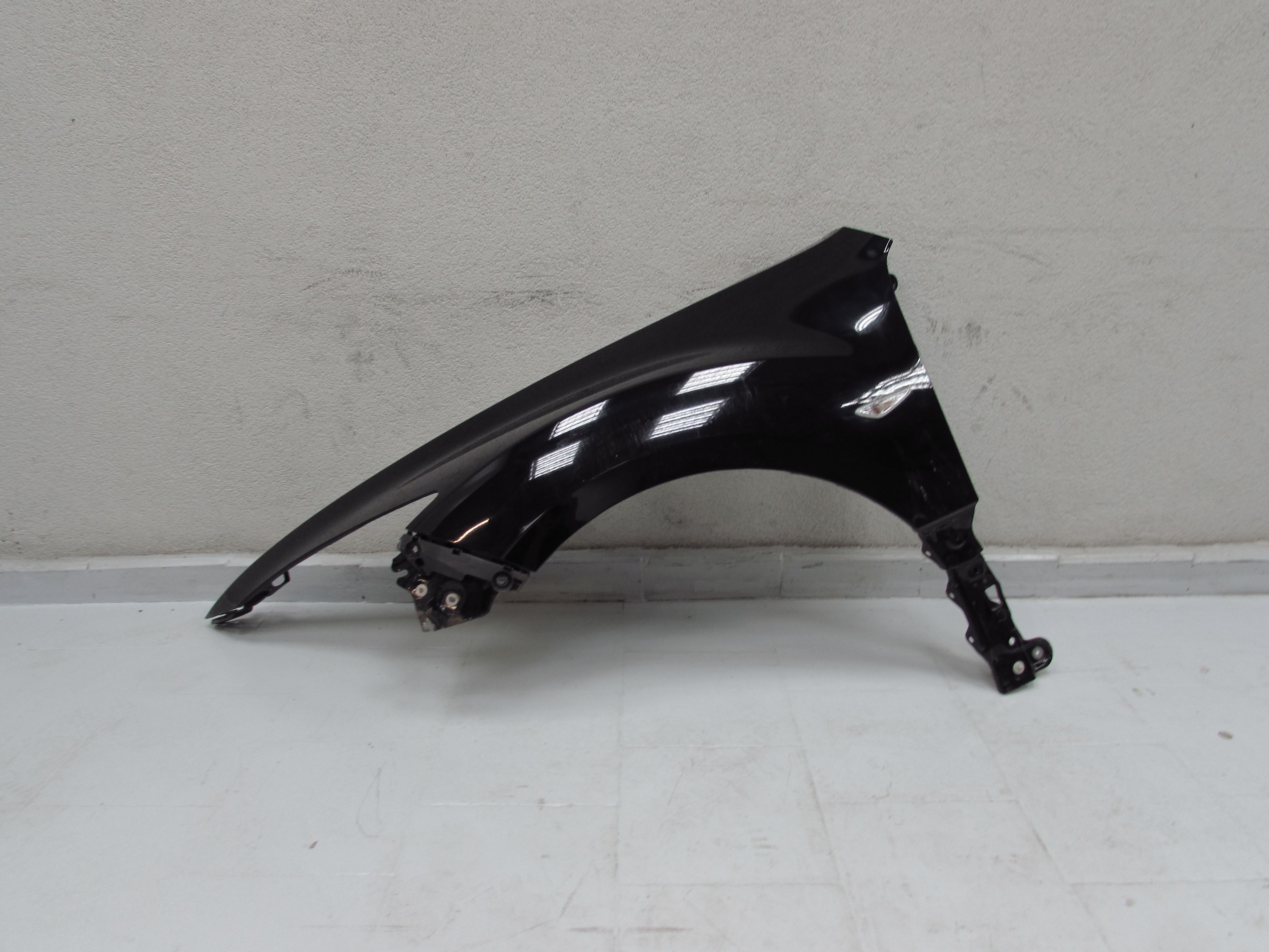 MAZDA 6 GH 08-12 BLOTNIK LEWY PRZOD MAZDA 6 GH 08-12 BLOTNIK LEWY PRZOD