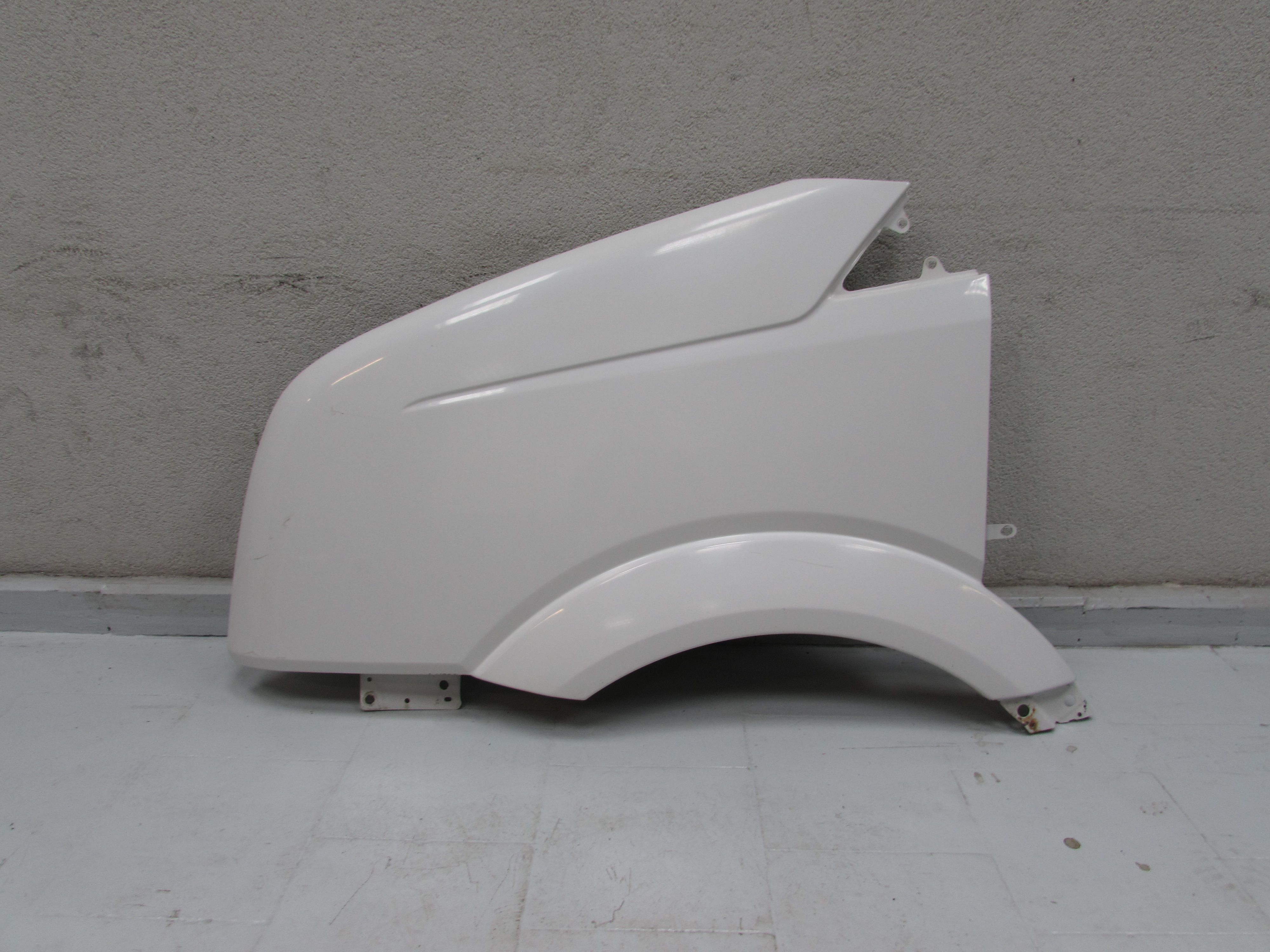 VW CRAFTER 2E 06-16 BLOTNIK PRZOD LEWY BIALY DO ZALOZENIA VW CRAFTER 2E 06-16 BLOTNIK PRZOD LEWY BIALY DO ZALOZENIA