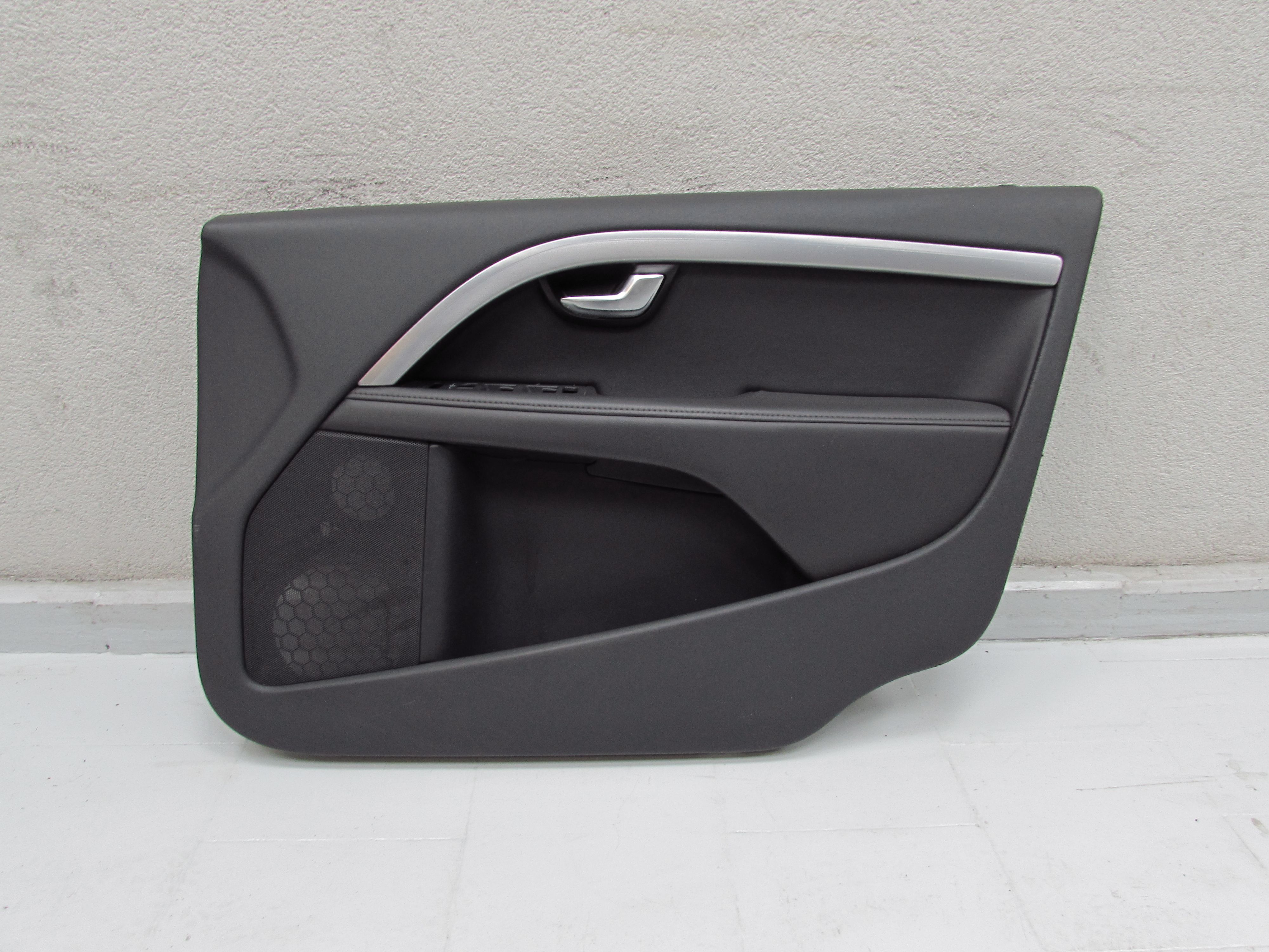 VOLVO S80 II V70 XC70 06-16 TAPICERKA BOCZEK DRZWI SKORA PRZOD PRAWY 30649480 VOLVO S80 II V70 XC70 06-16 TAPICERKA BOCZEK DRZWI SKORA PRZOD PRAWY 30649480