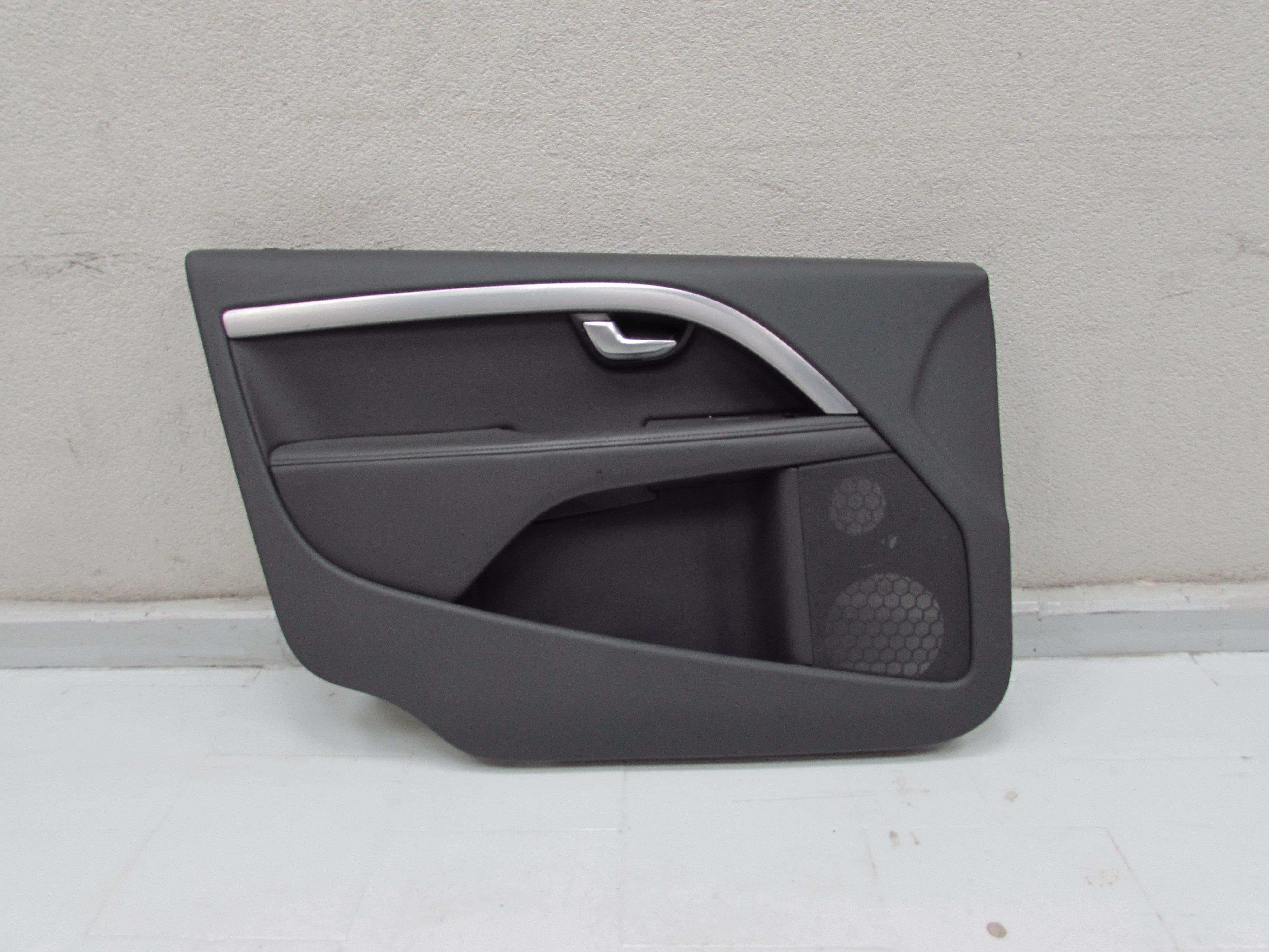 VOLVO S80 II V70 XC70 06-16 TAPICERKA BOCZEK DRZWI SKORA PRZOD LEWY 30649479 VOLVO S80 II V70 XC70 06-16 TAPICERKA BOCZEK DRZWI SKORA PRZOD LEWY 30649479
