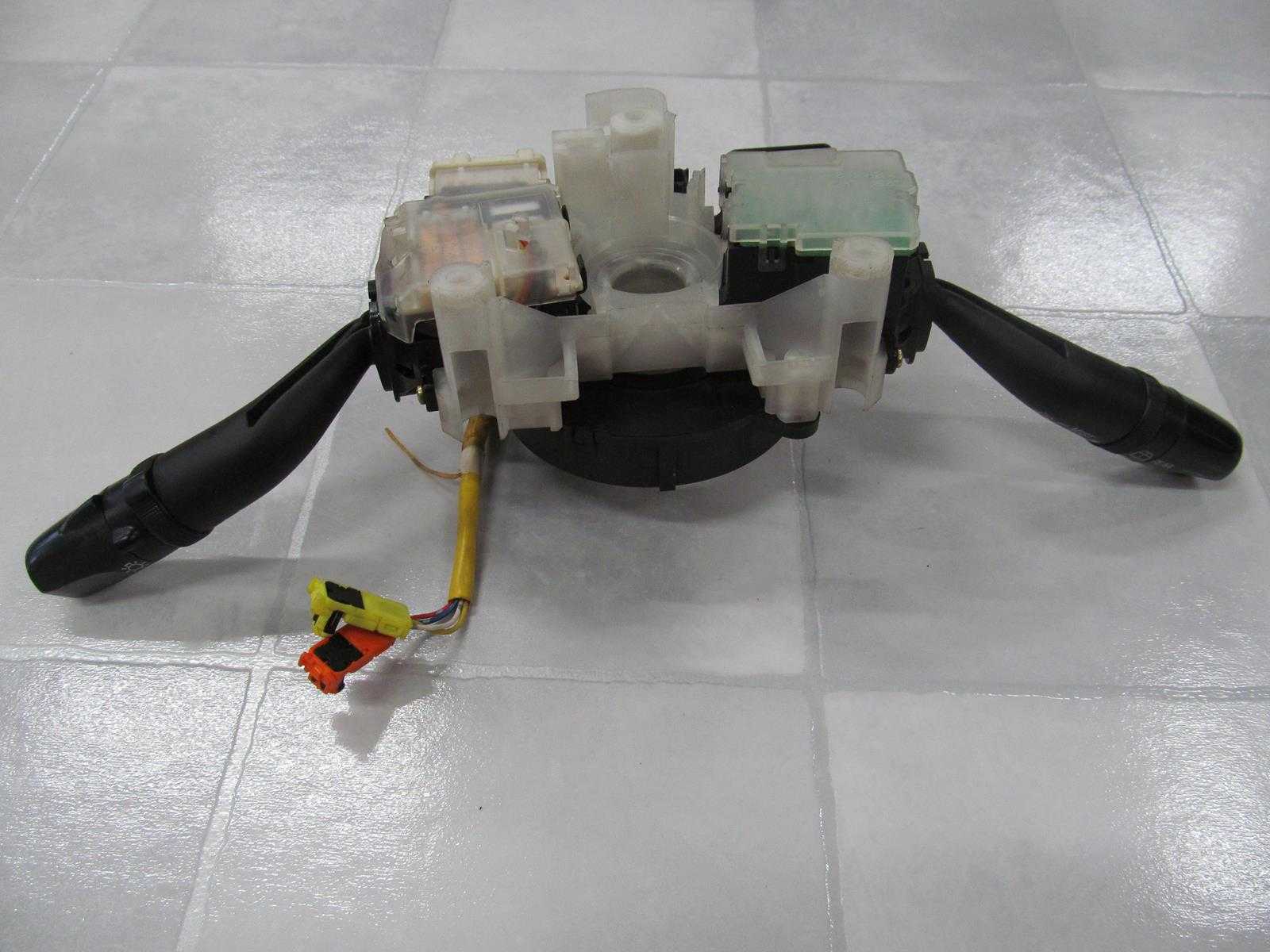 TOYOTA RAV4 00-05 MANETKA PRZELACZNIK TASMA 17A164LH1