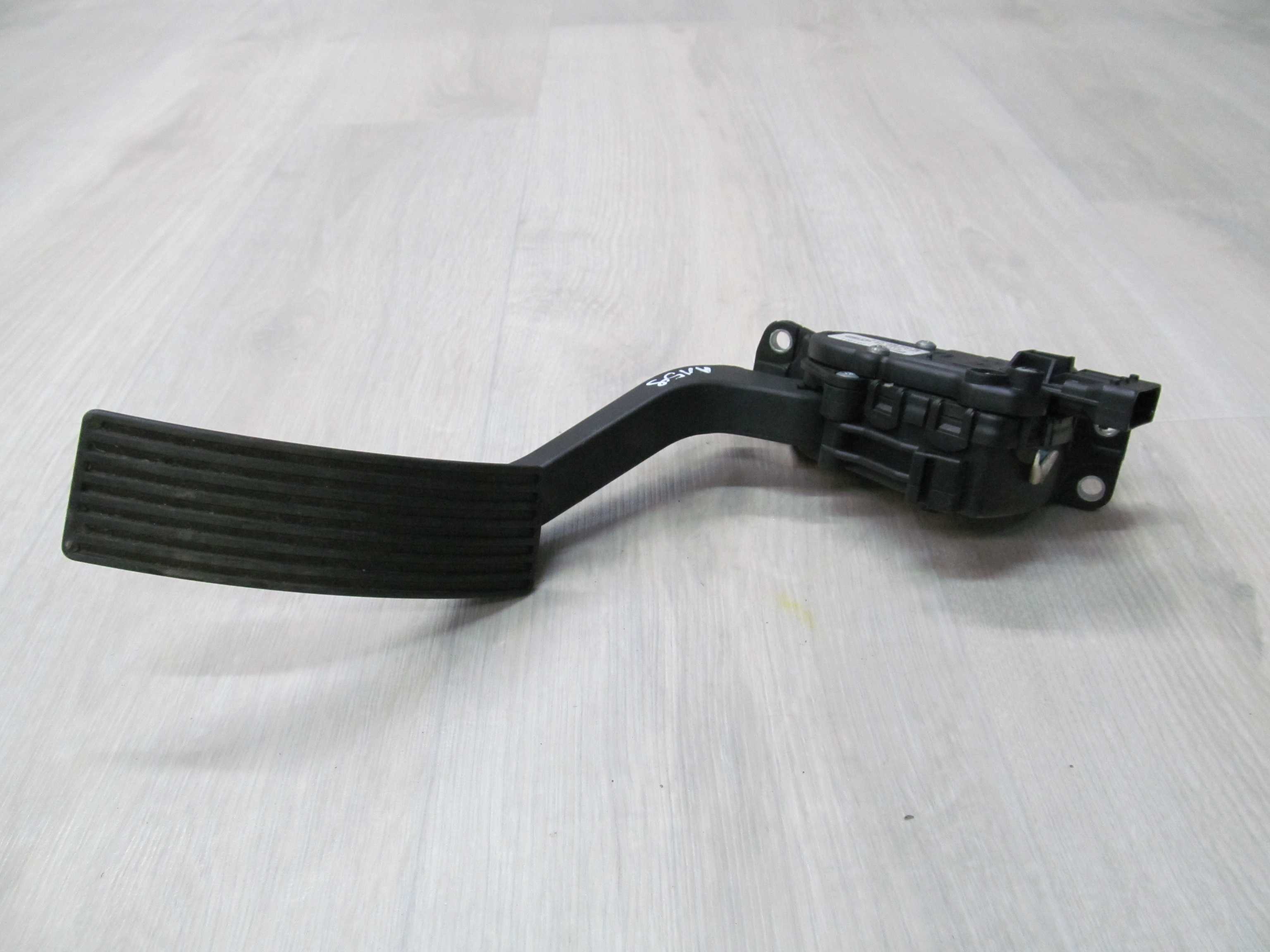 ALFA ROMEO 159 04-11 POTENCJOMETR GAZU 60695130