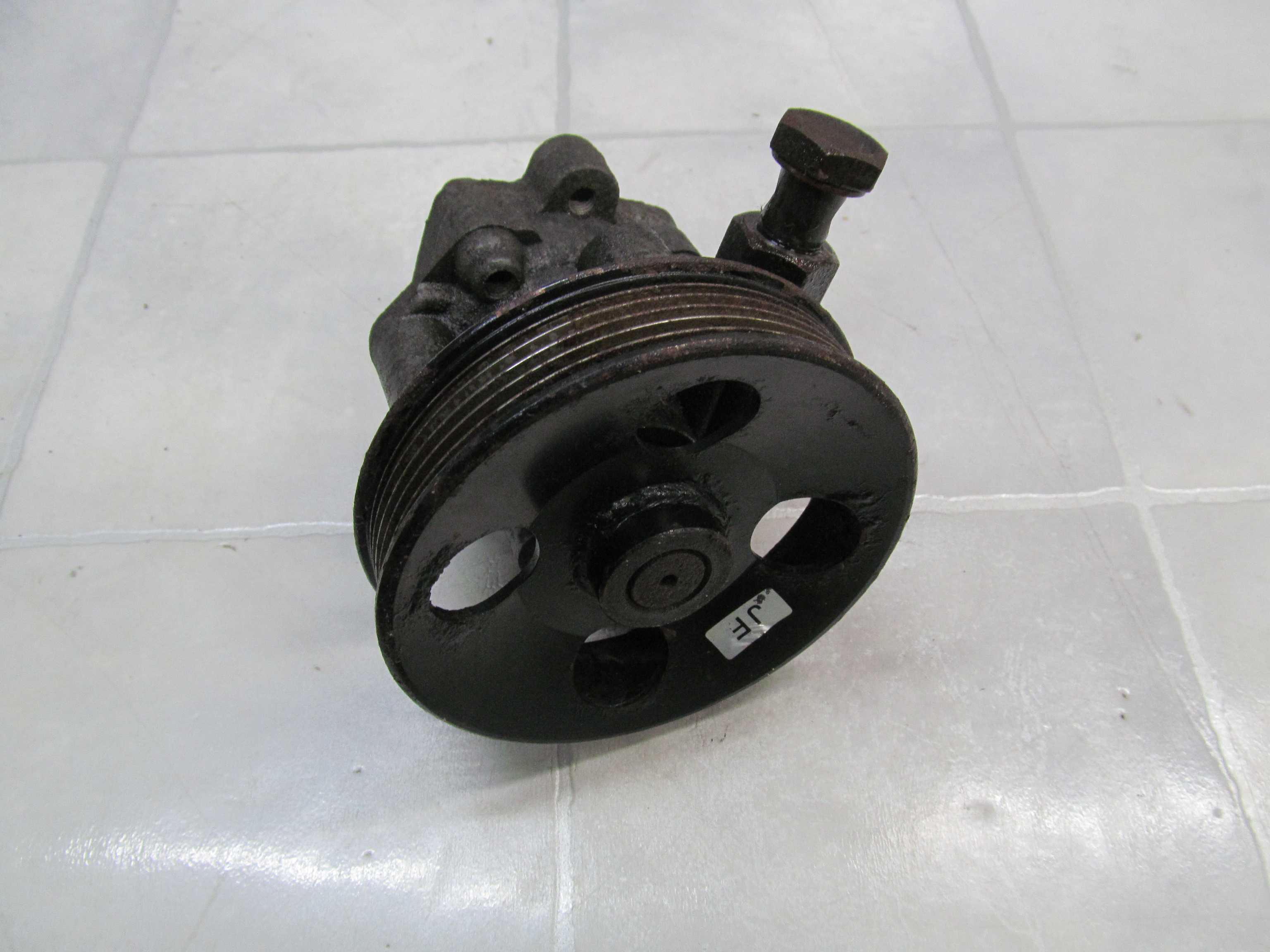 KIA CARENS II 2.0 CRDI 02-06 POMPA WSPOMAGANIA 0K2KC32600