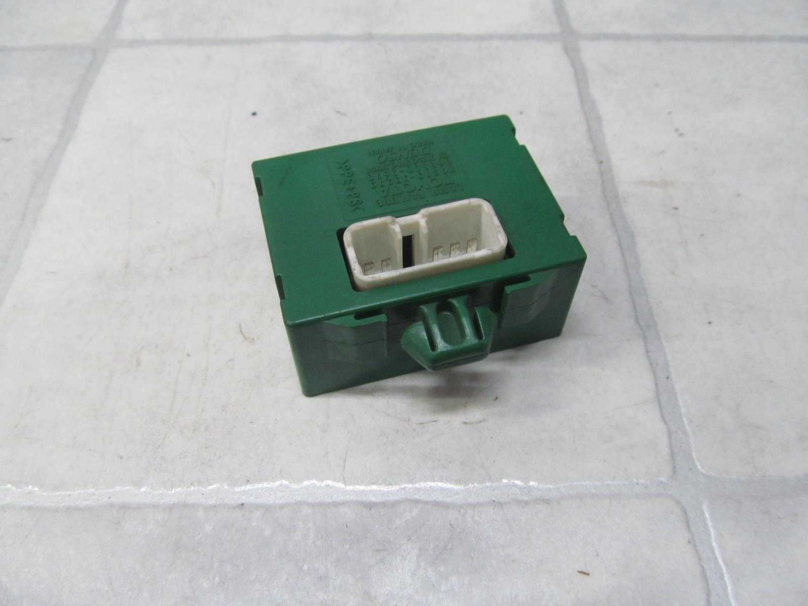 TOYOTA CAMRY 01- 06 STEROWNIK SWIATEL 89741-02050