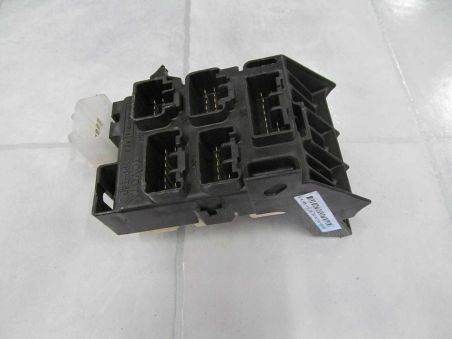 TOYOTA AVENSIS T25 03-09 SKRZYNKA BEZPIECZNIKOW 82734-05020