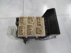 TOYOTA AVENSIS T25 03-09 SKRZYNKA BEZPIECZNIKOW 82734-05020