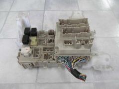 TOYOTA COROLLA E12 04-07 SKRZYNKA BEZPIECZNIKOW + MODUL  RELAY 82641-13050