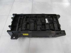 KIA CARNIVAL II 06-14 SKRZYNKA BEZPIECZNIKOW 0K53H L03H