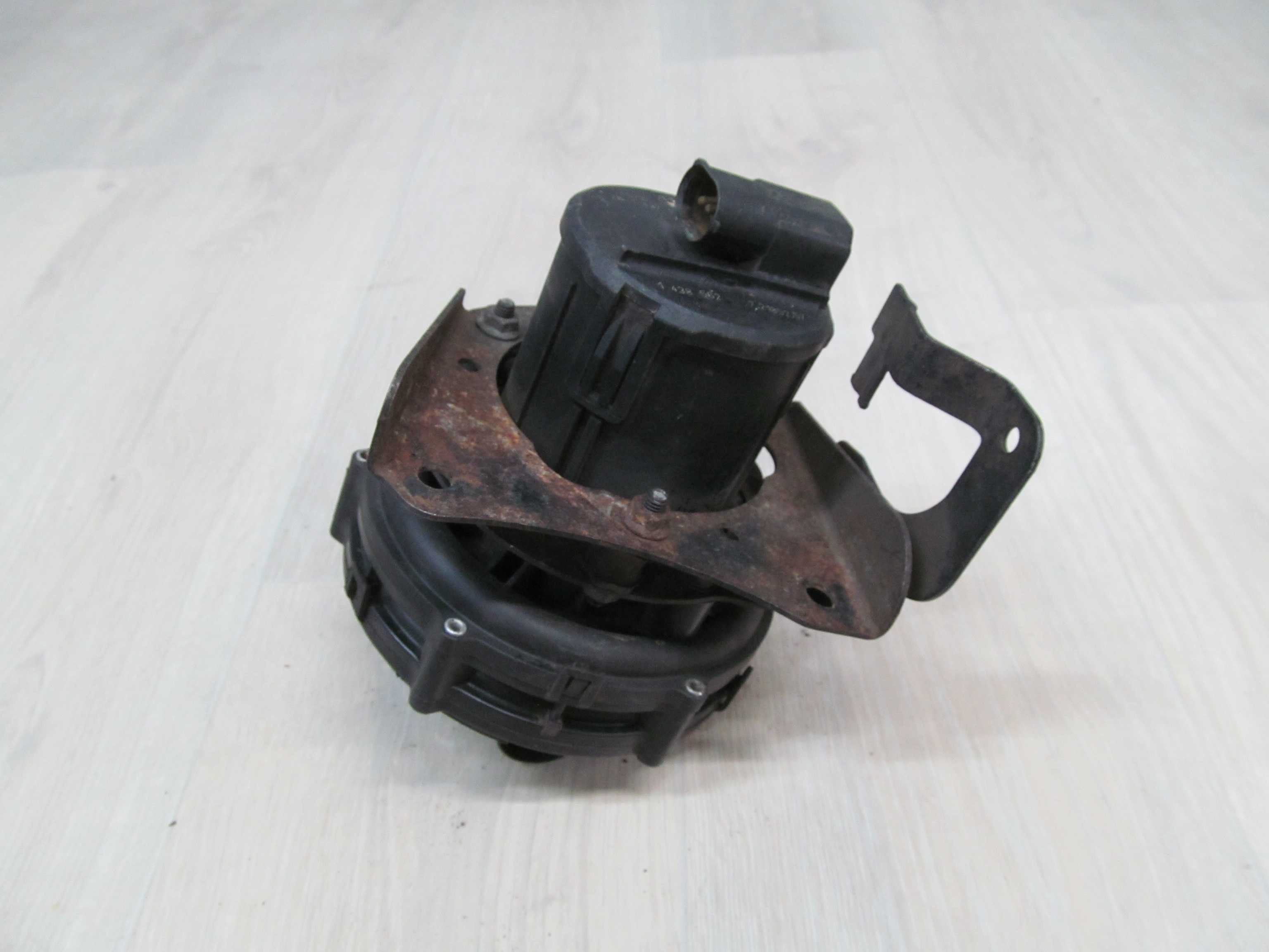 BMW E36 E39 1.8 POMPA POWIETRZA WTORNEGO 1437231