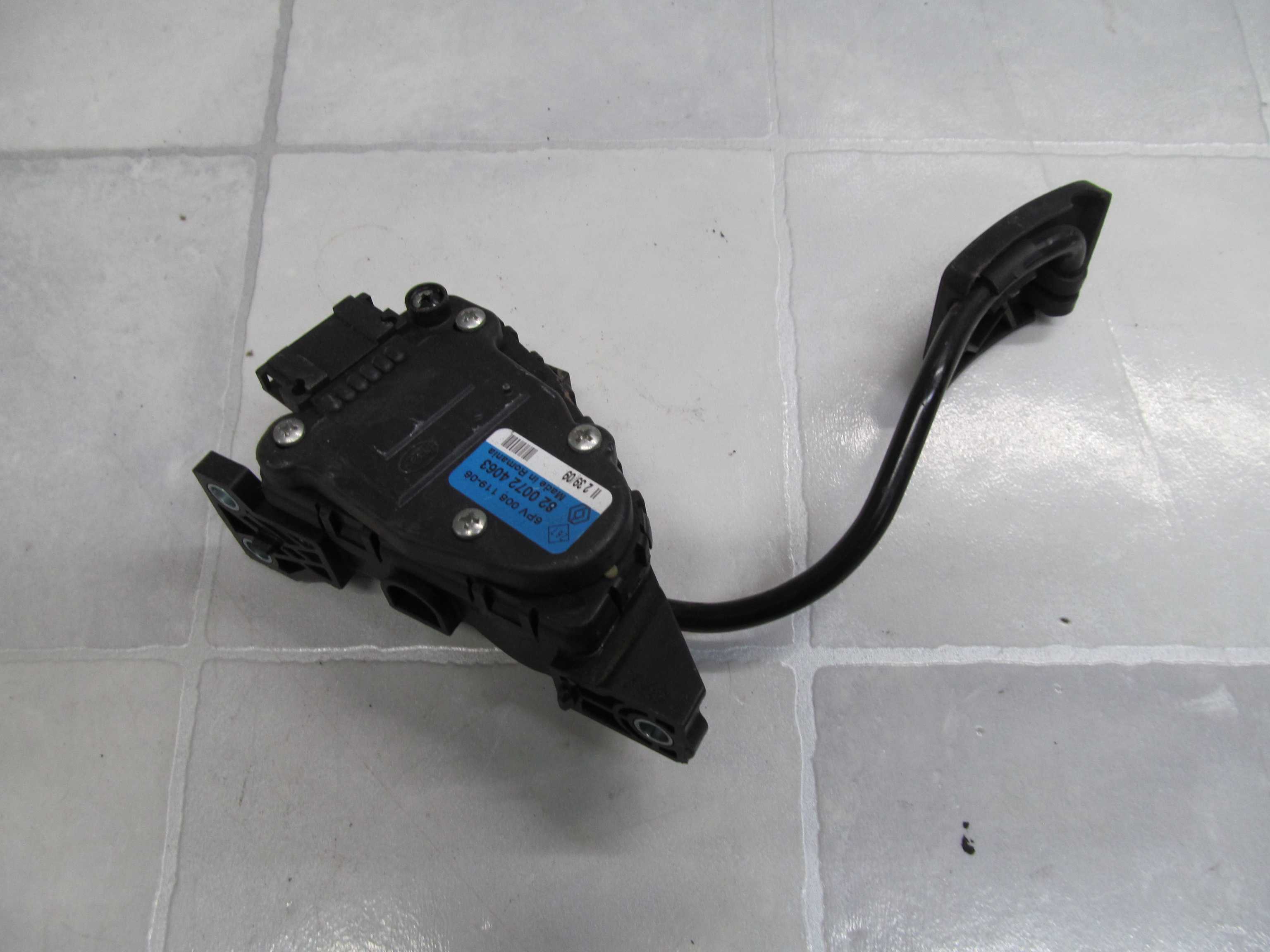 MASTER II MOVANO PEDAL POTENCJOMETR 8200724063 03/10