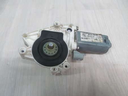 PEUGEOT C8/807 SILNICZEK SZYBY LP 1488729080