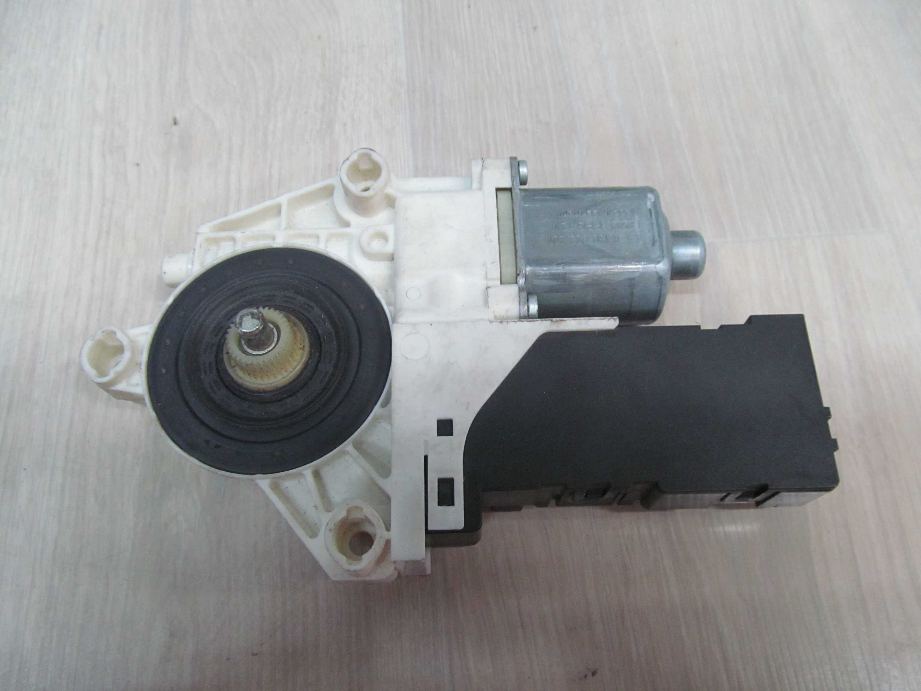 PEUGEOT 407 04-11 SILNICZEK SZYBY PP 9646593280
