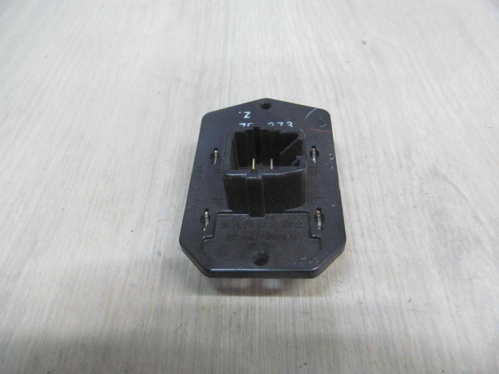 TOYOTA VERSO I 99-03 REZYSTOR DMUCHAWY 499300-2121
